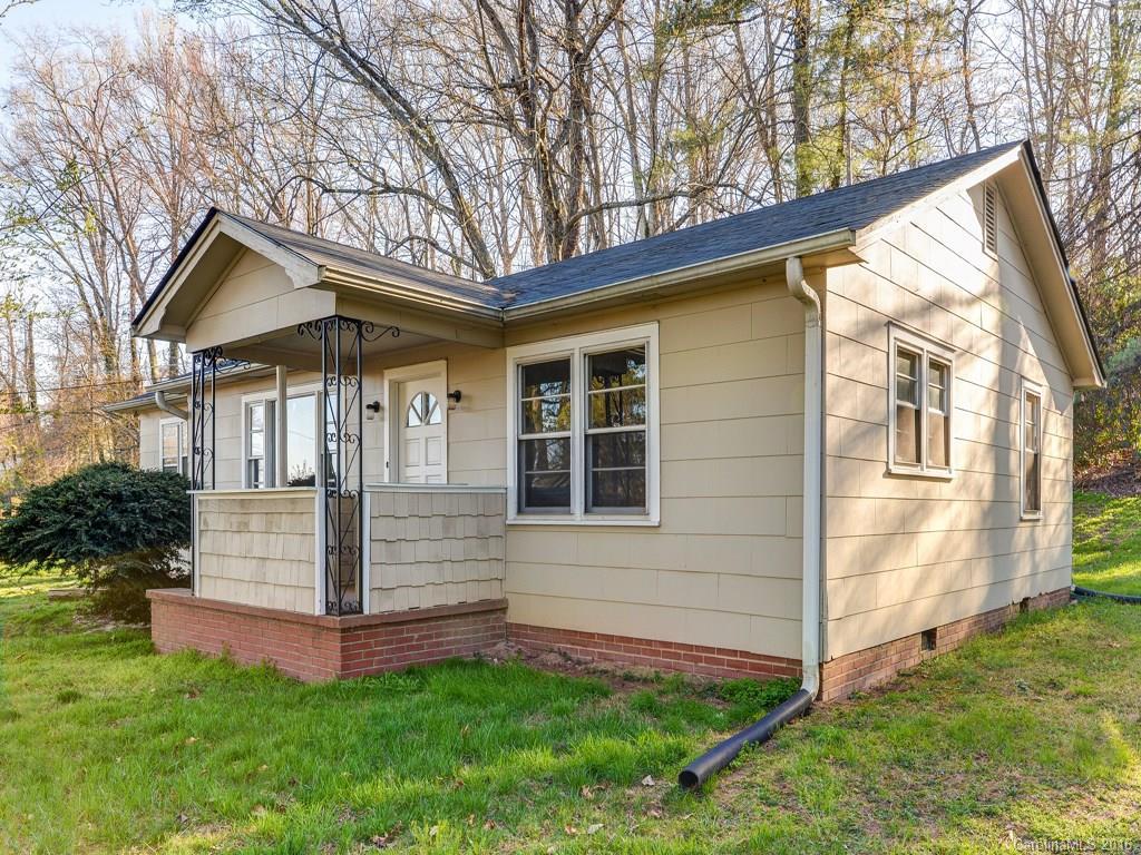 200 Tracy Grove Rd., Hendersonville, NC 28792