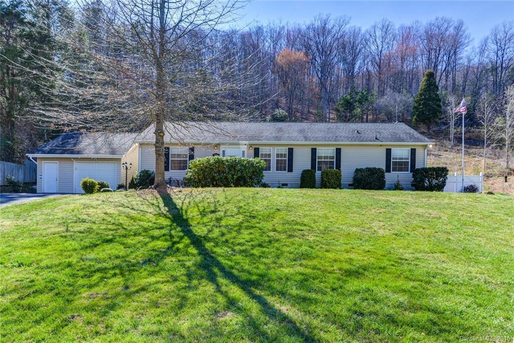 126 Black Oak Cove Rd., Candler, NC 28715