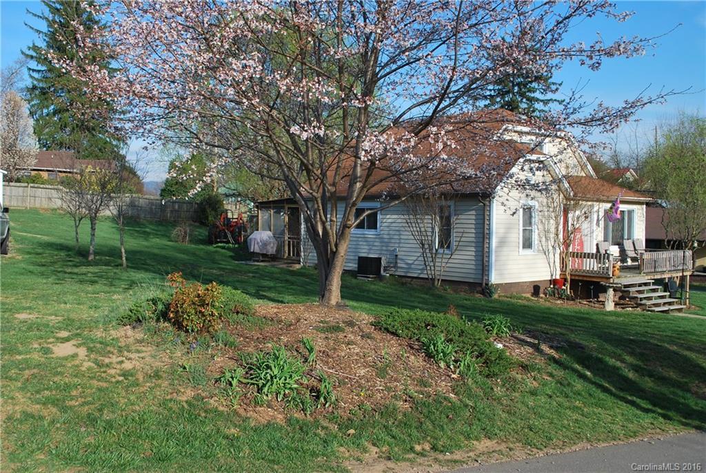 117 Thomas St., Canton, NC 28716