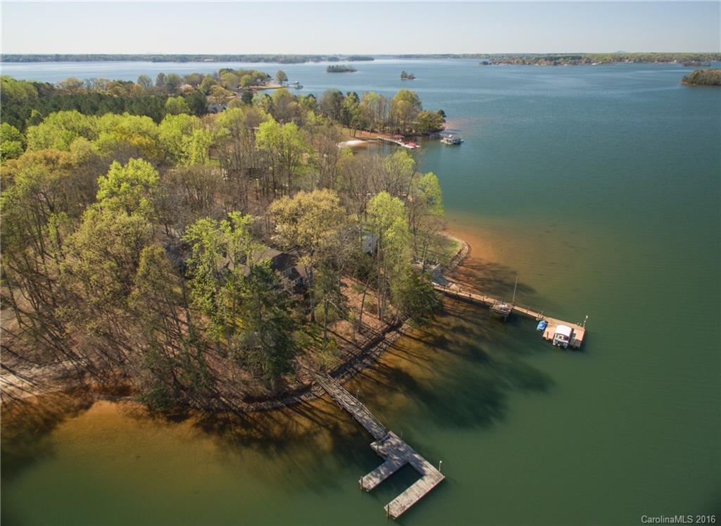 124 Southpoint Dr., Mooresville, NC 28117