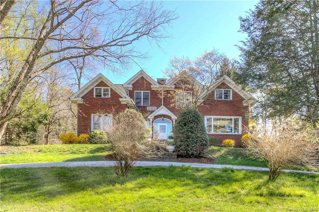 106 Glendale Ave., Hendersonville, NC 28739