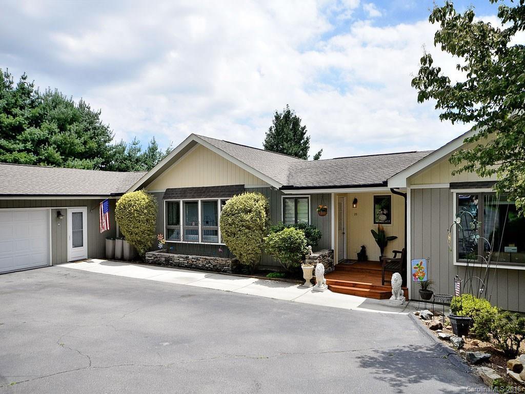 26 Ives Farm Ln., Hendersonville, NC 28739