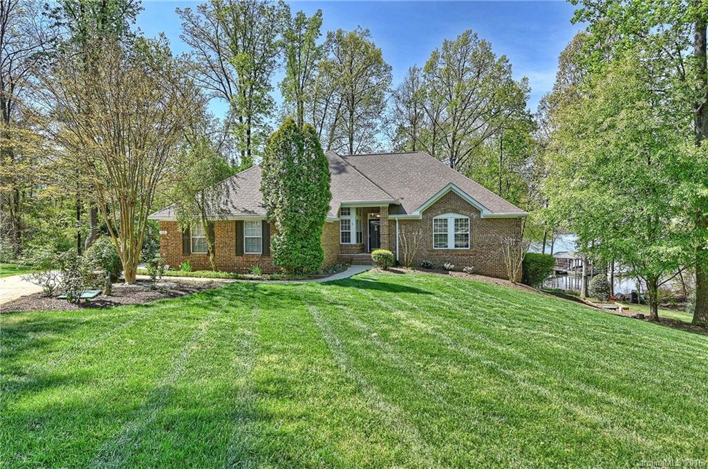 113 Silver Eagle Ln., Mooresville, NC 28117
