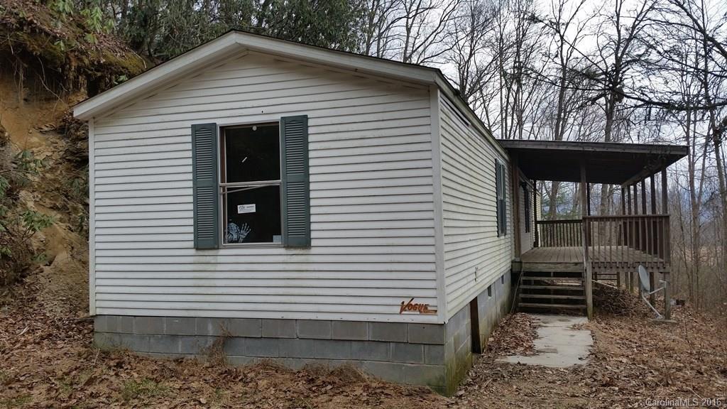 124 Ridgemont Rd., Hendersonville, NC 28739