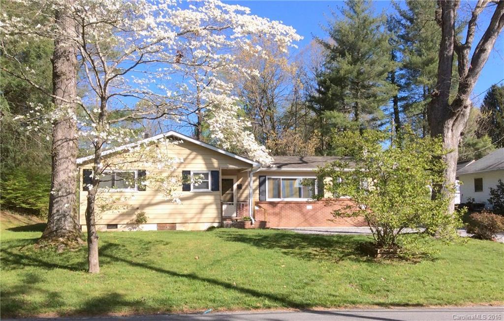 1209 Willow Rd., Hendersonville, NC 28739