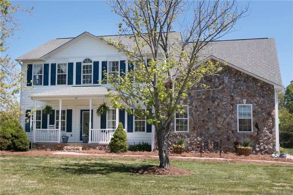 208 Mountain View Rd., Statesville, NC 28625