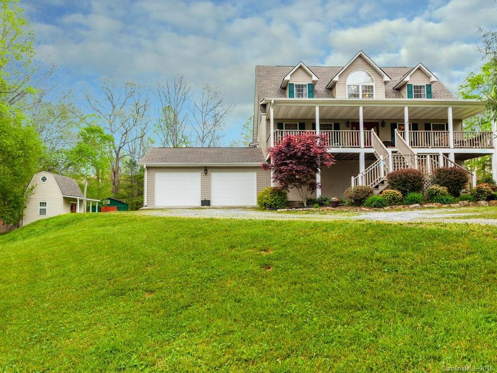 618 Dillard Ave., Hendersonville, NC 28791