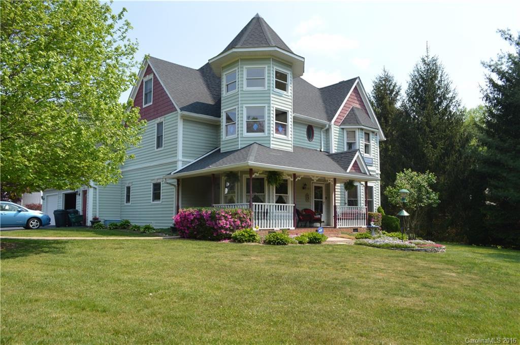 150 Ciccone Dr., Hendersonville, NC 28791