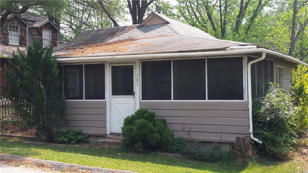 703 Miami Ter., Hendersonville, NC 28791