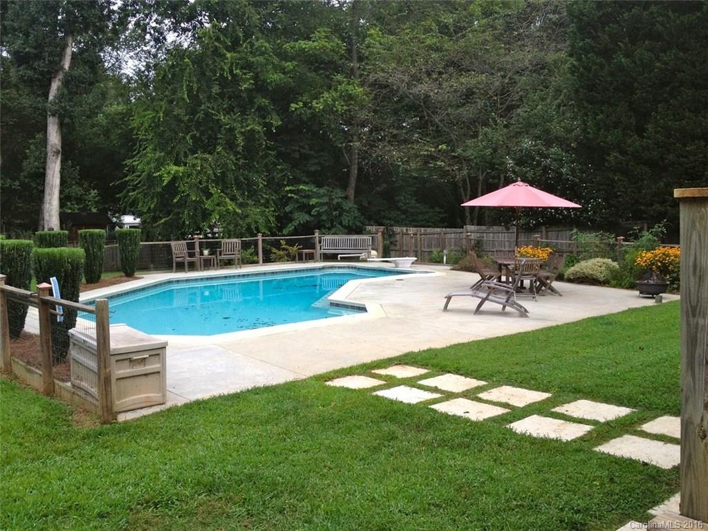 1060 Churchill Rd., Davidson, NC 28036