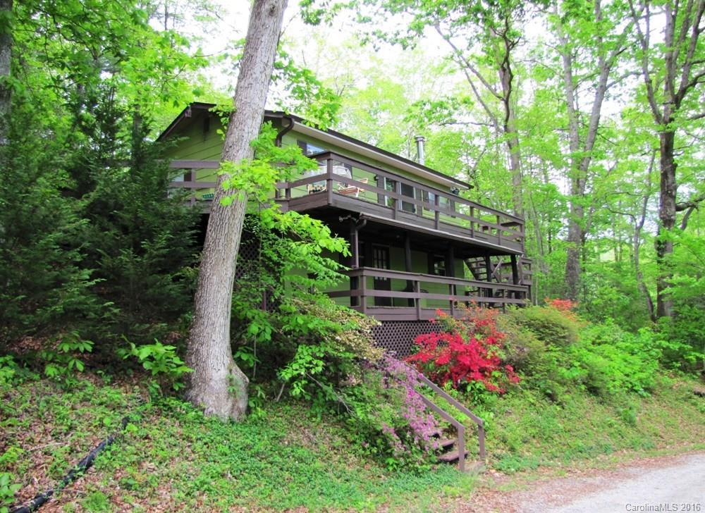 2372 Locust Grove Rd., Hendersonville, NC 28792