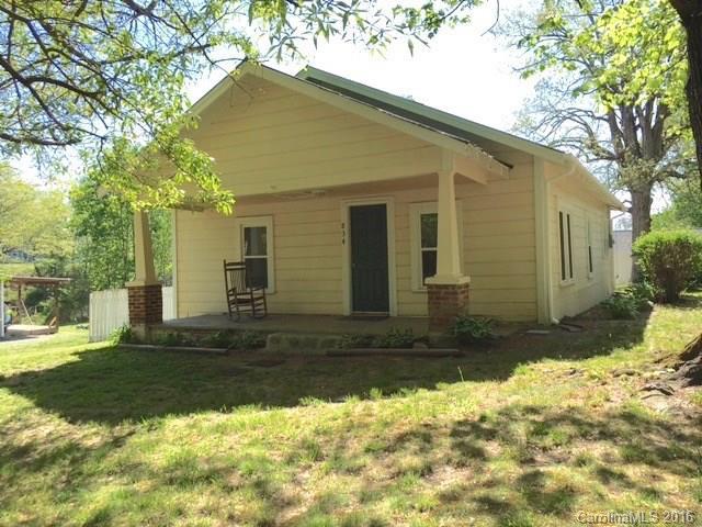 834 Mount Airy St., Hendersonville, NC 28792