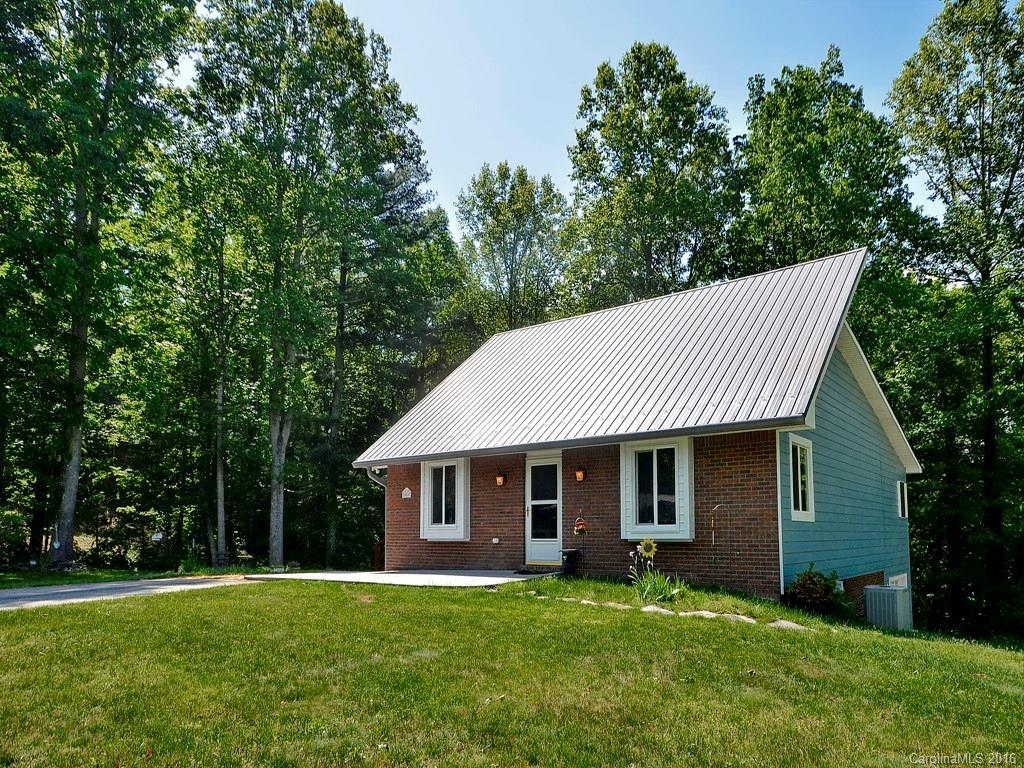 484 Rambling Dr., Hendersonville, NC 28739