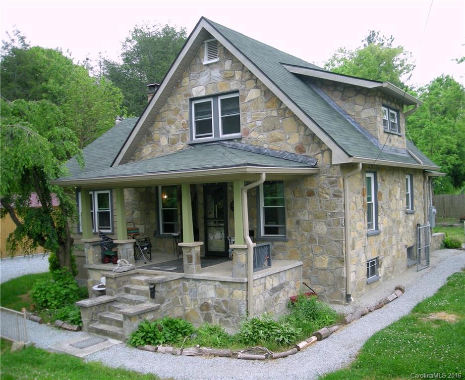 34 Old White St., Hendersonville, NC 28791