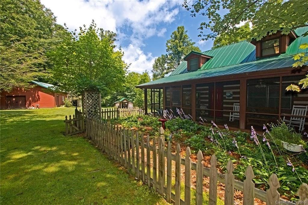 362 Shumont Rd., Black Mountain, NC 28711