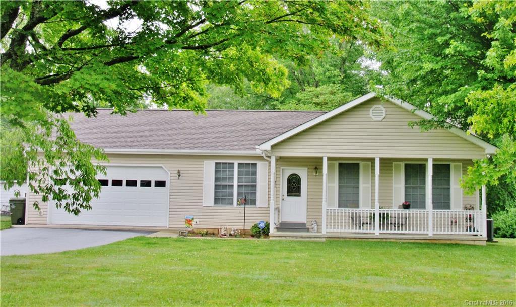 511 Brooklyn Ave., Hendersonville, NC 28792