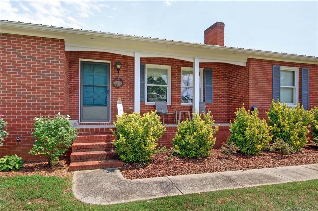 228 N Greenbriar Rd., Statesville, NC 28625