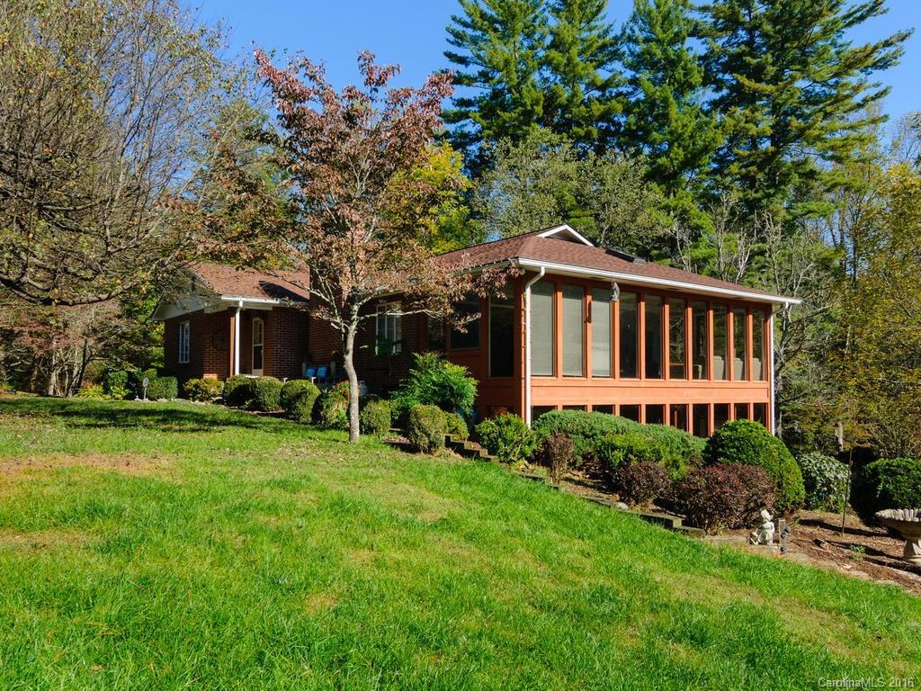 204 Hawkins Creek Rd., Hendersonville, NC 28791