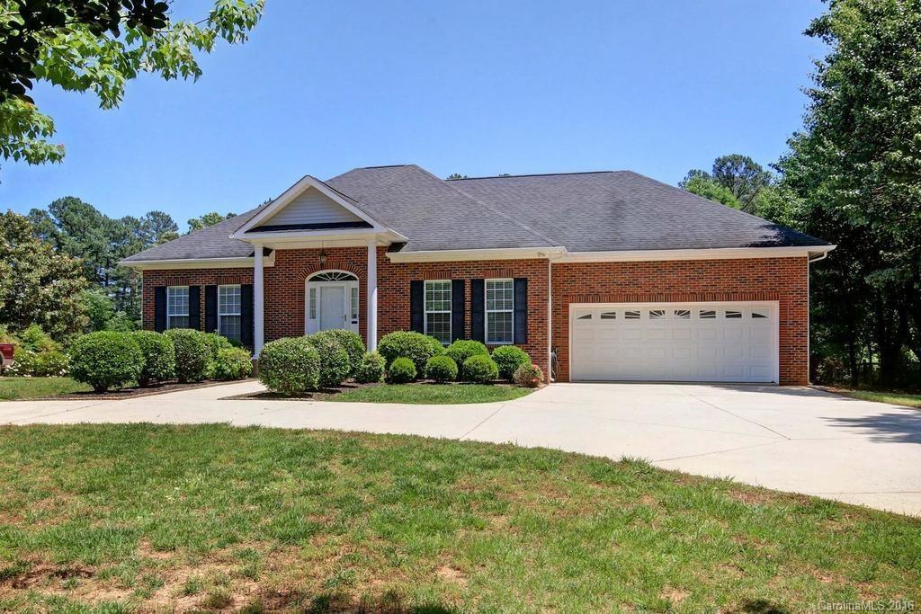 2532 Camelia Pointe Dr., Sherrills Ford, NC 28673