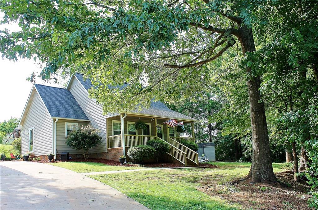 4916 Oakwood Cir., Gastonia, NC 28056