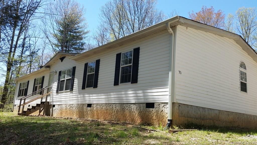 75 Casual Corner Ln., Hendersonville, NC 28792