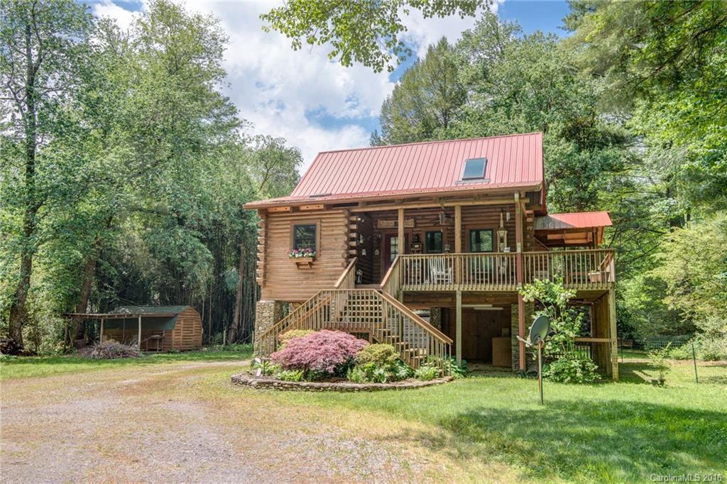 699 Oconeechee Ave., Black Mountain, NC 28711