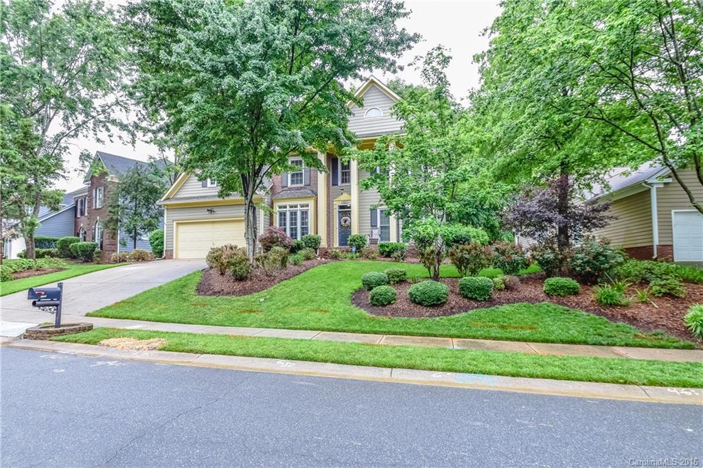 6231 Hickory Cove Ln., Charlotte, NC 28216