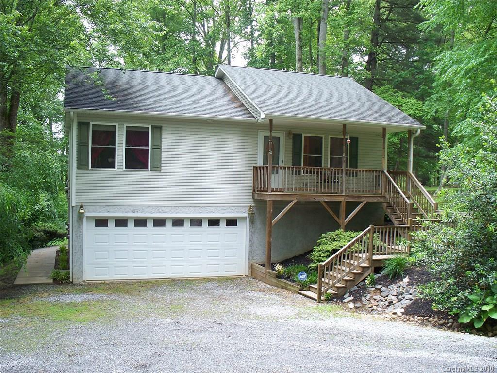 24 Nelson Rd., Hendersonville, NC 28791