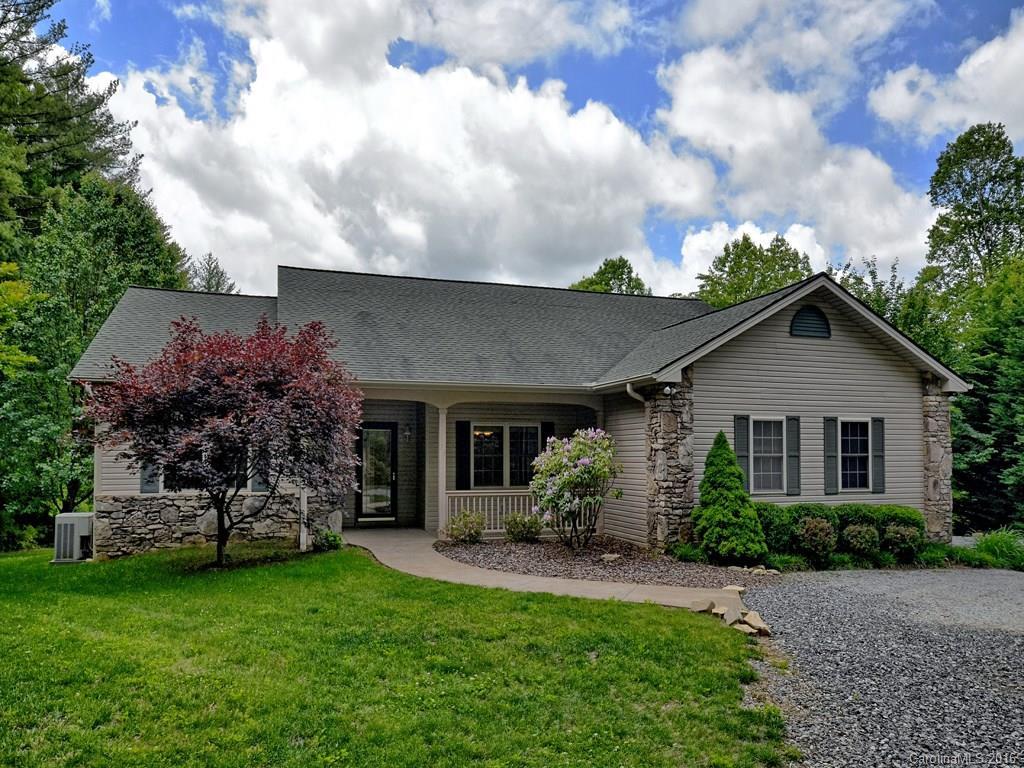 23 Warren Ln., Hendersonville, NC 28739