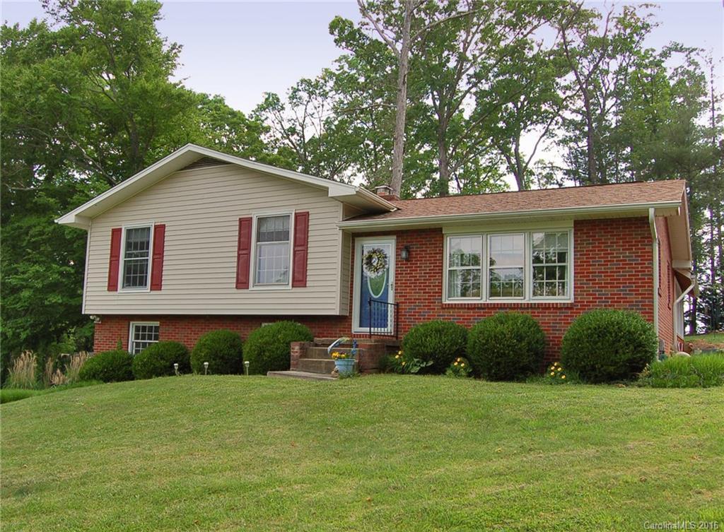 136 Dogwood Dr., Weaverville, NC 28787