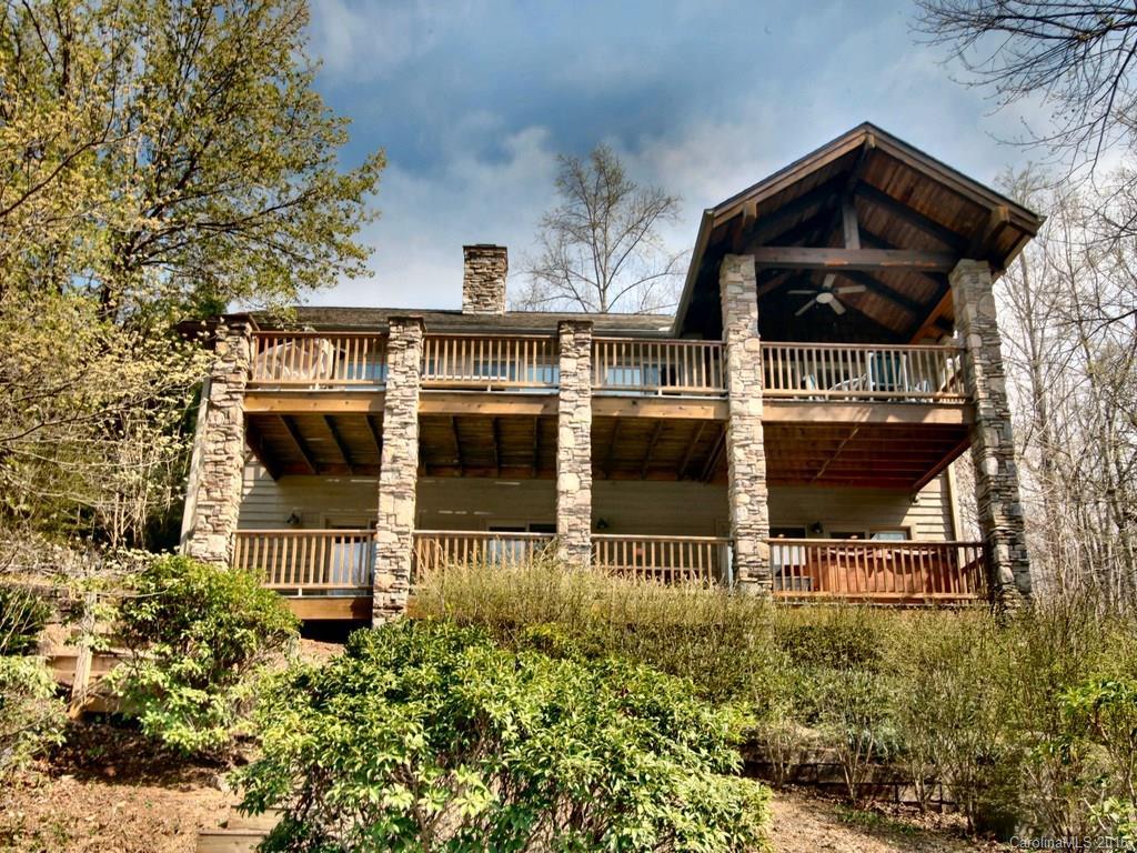 124 Lake Blvd., Lake Lure, NC 28746