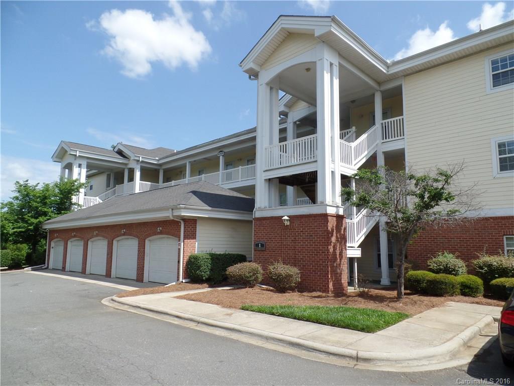 8911 Meadow Vista Rd., Charlotte, NC 28213