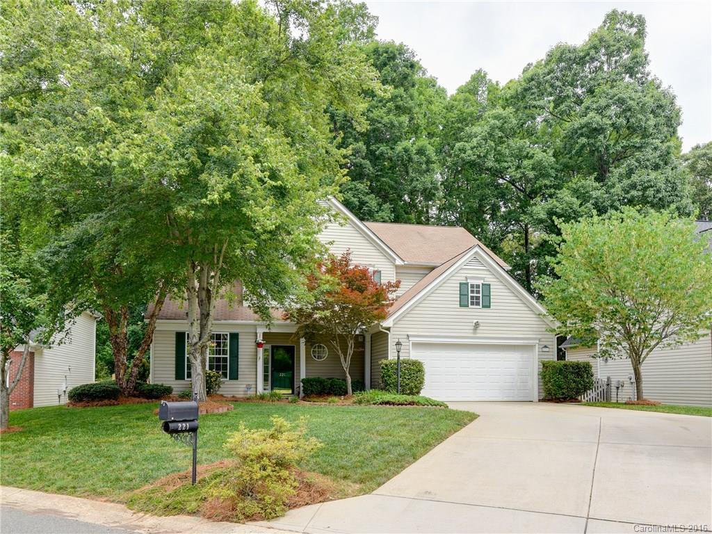221 Glenmoor Ct., Concord, NC 28027