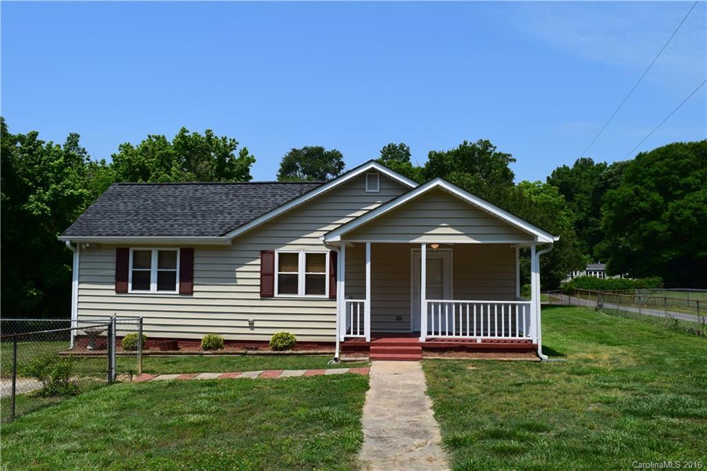 5267 Clearwater Lake Rd., Mount Holly, NC 28120