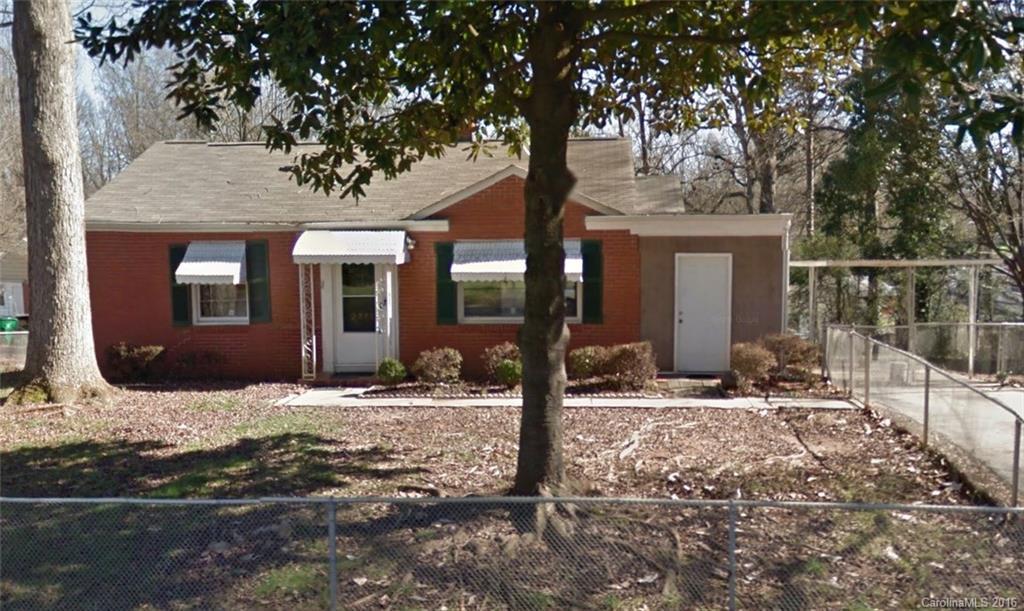 2111 Dickens Ave., Charlotte, NC 28208