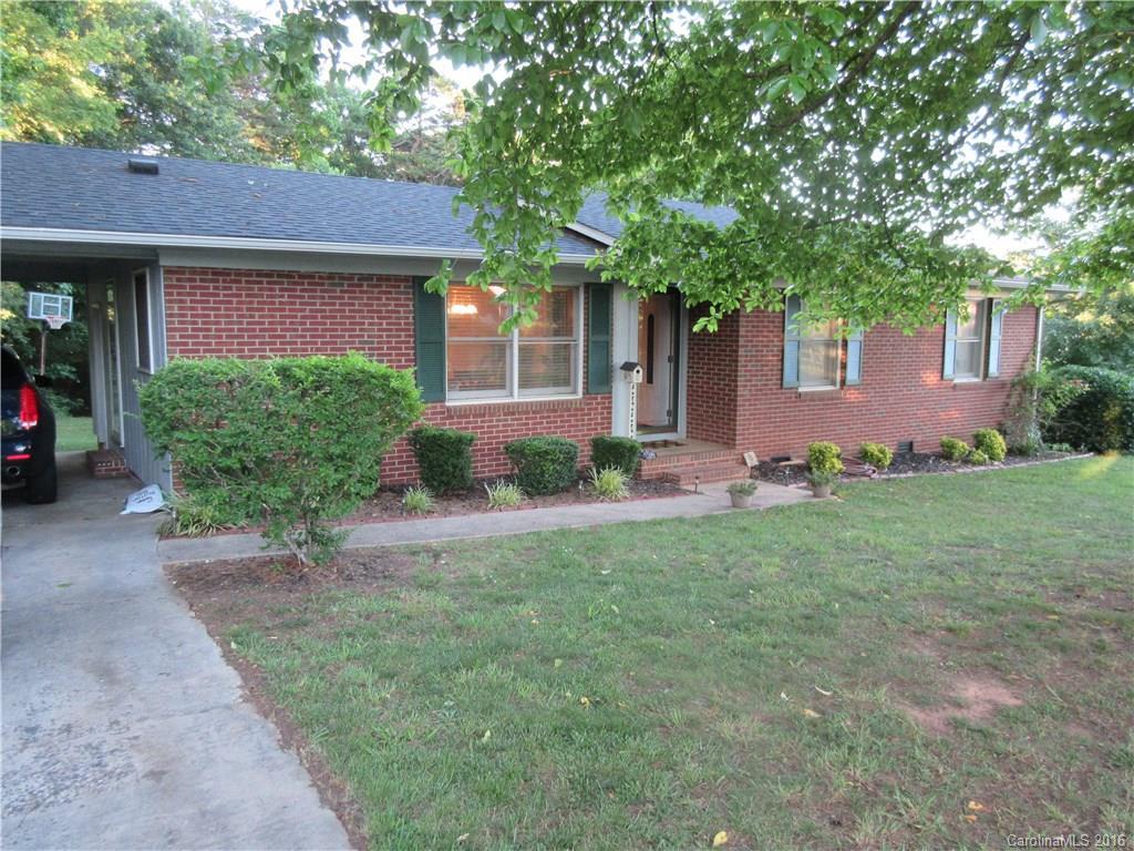 1521 Rolling Meadow Ln., Gastonia, NC 28054