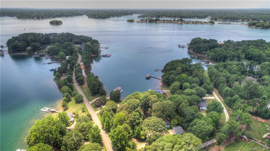 107 Buttercup Dr., Mooresville, NC 28117