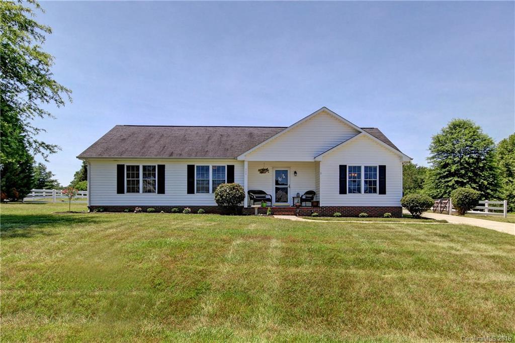 111 Rocky Point Ct., Mooresville, NC 28115