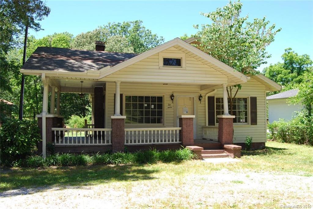 212 Rutledge Dr., Hendersonville, NC 28739