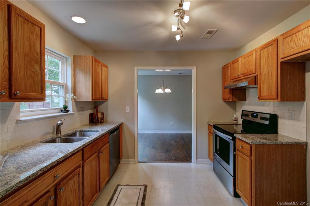 921 Grass Hollow Ct., Charlotte, NC 28216