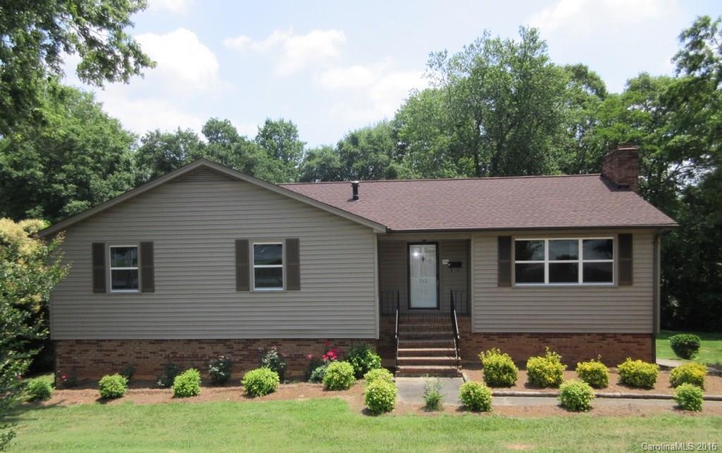 912 Nottingham Dr., Gastonia, NC 28054