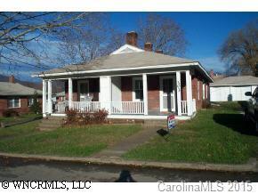 303 Dennis St., Swannanoa, NC 28778