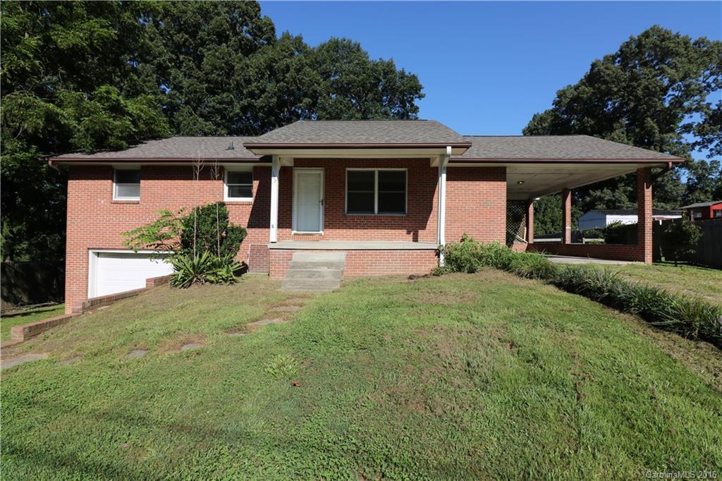 102 Osteen Dr., Hendersonville, NC 28792