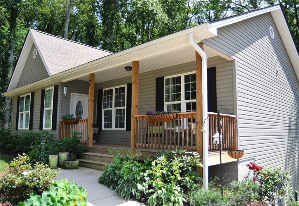 60 Pack Rd., Hendersonville, NC 28792