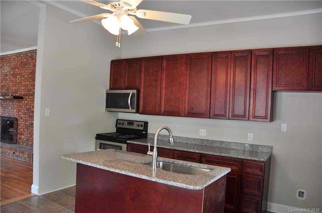 439 N Academy St., Mooresville, NC 28115