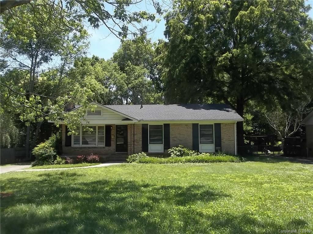 1526 Starbrook Dr., Charlotte, NC 28210