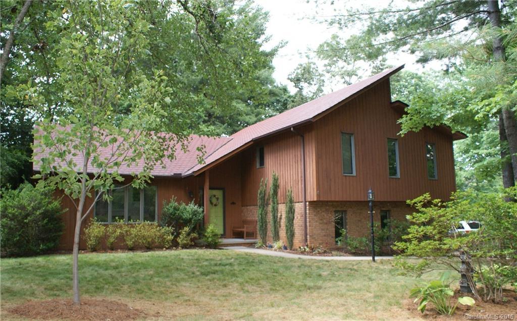 24 S Oaks Cir., Asheville, NC 28806