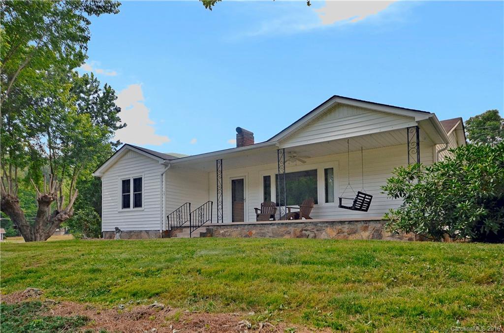 22 Curtis Dr., Waynesville, NC 28786