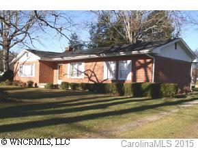 197 Banner Farm Road, Horse Shoe, NC 28742