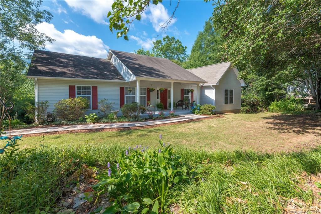 111 Brierbrook Rd., Black Mountain, NC 28711